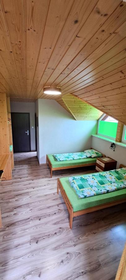 Ubytovanie U Huberta Bešeňová Eksteriør billede