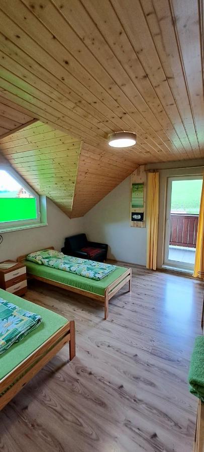 Ubytovanie U Huberta Bešeňová Eksteriør billede