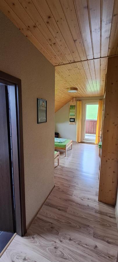 Ubytovanie U Huberta Bešeňová Eksteriør billede